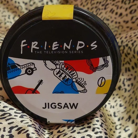 Friends Jigsaw Puzzle Limited Edition - Picture 3 of 8
